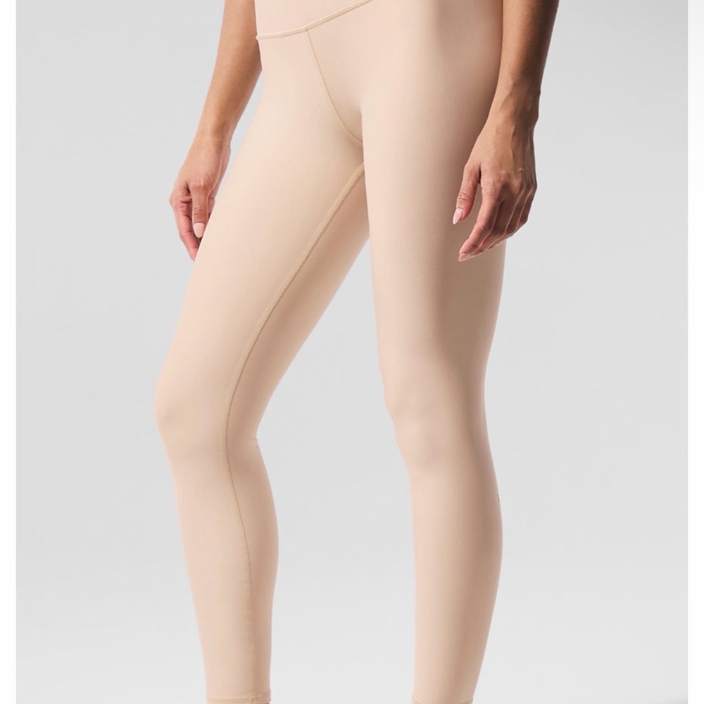ALO YOGA 7/8 high waist airlift leggings macadamia 
Retails $134
#alo
